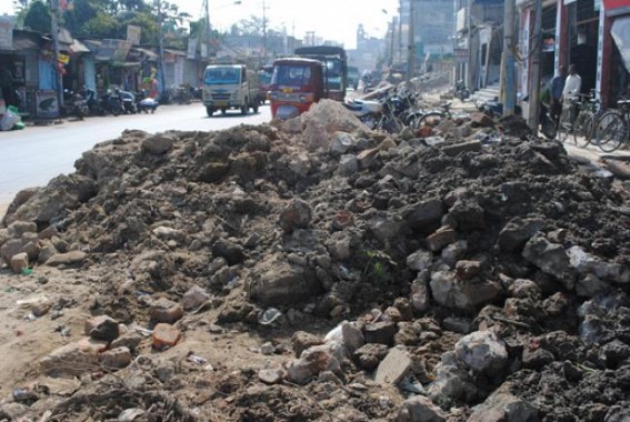 Construction material on road causes traffic jam in city: AMC in deep slumber